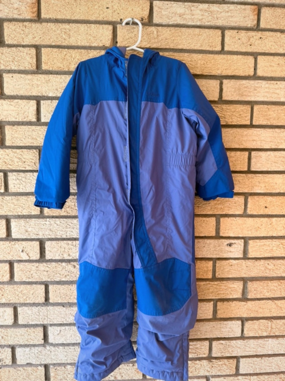 LL bean cold buster snowsuit size 4T some scruff marks on bottom leg cuff from P
